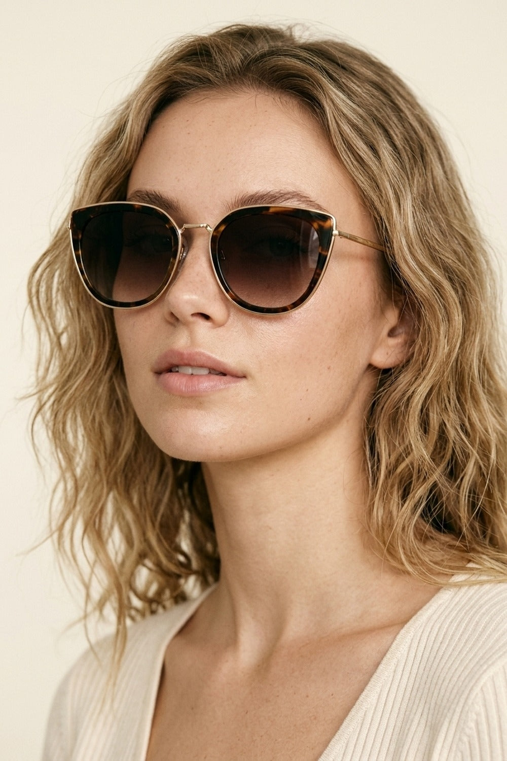 Lunettes de soleil œil de chat écaille de tortue marron avec verres dégradés