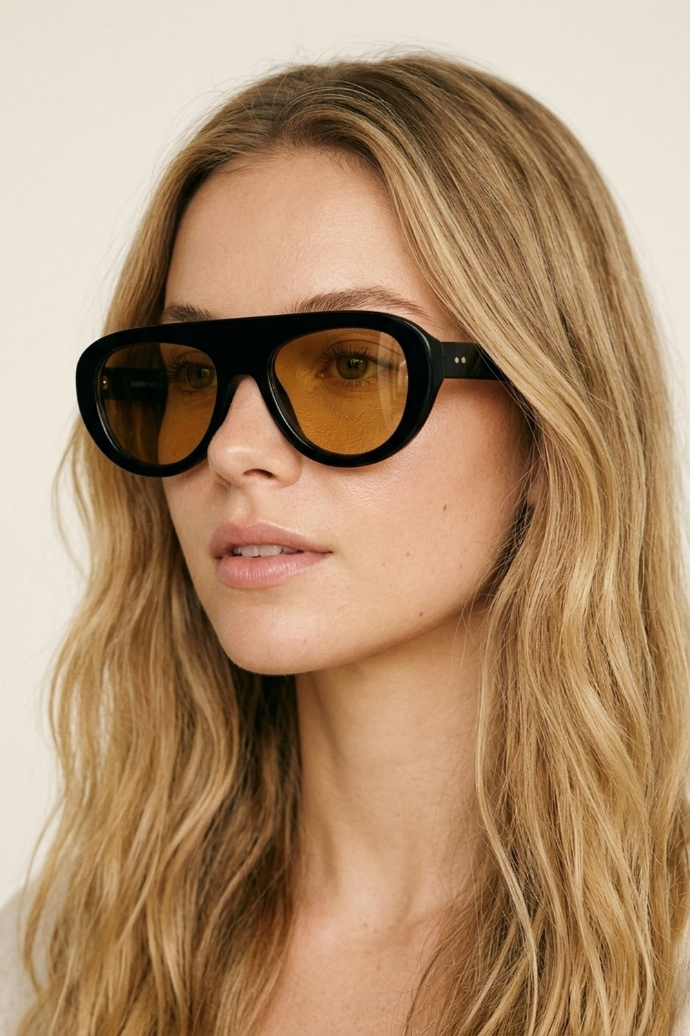 Lunettes de Soleil Noires surdimensionnées à Monture Large et Verres Marron