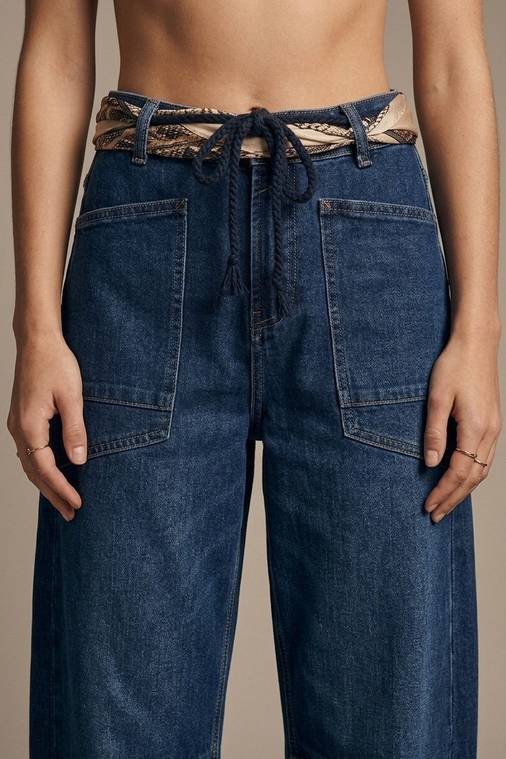 Jean à taille coulissante avec revers et jambe large