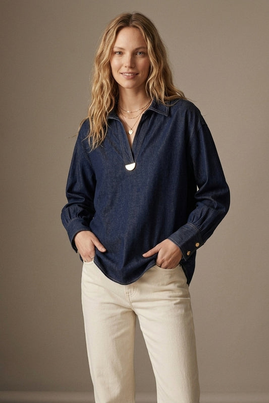 Chemise à col en V avec bordure dorée en tissu denim léger