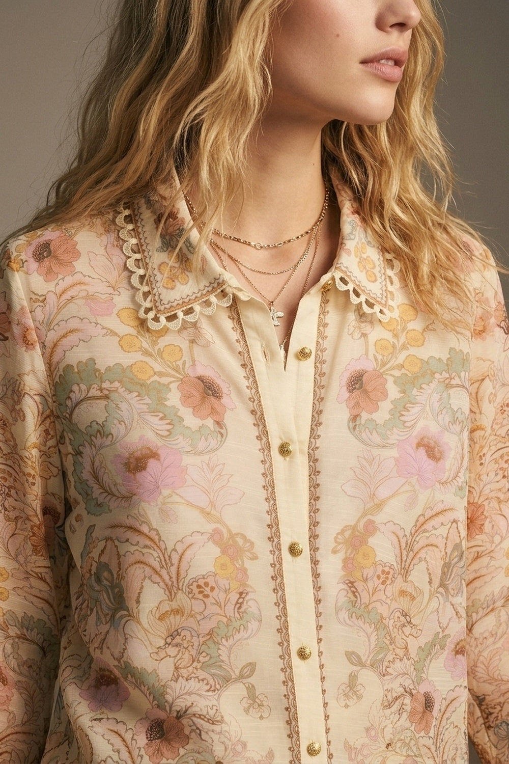 Chemise à imprimé floral jaune beurre avec détail de bordure en dentelle