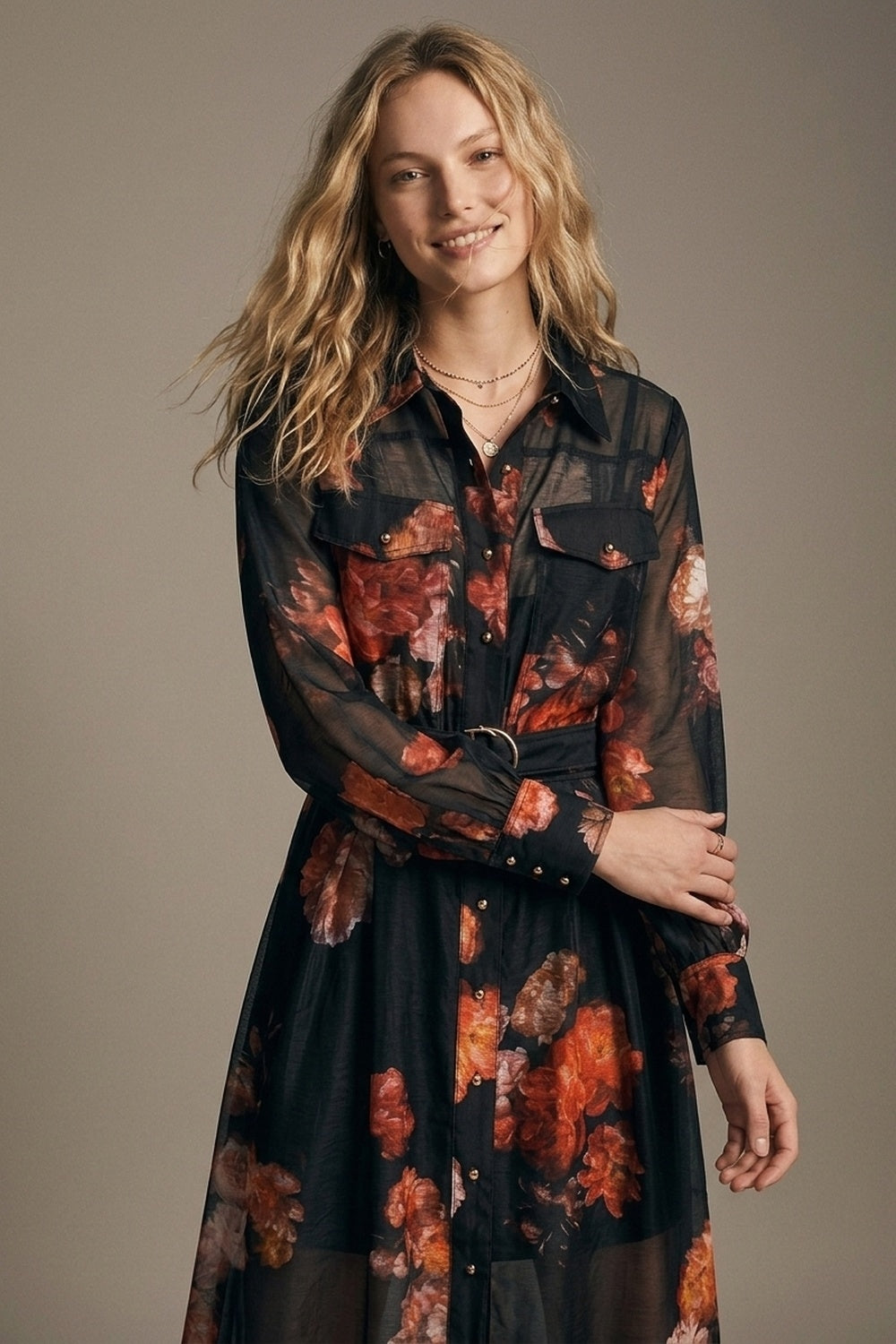 Robe-chemise midi noire à imprimé floral transparent avec ceinture et manches longues