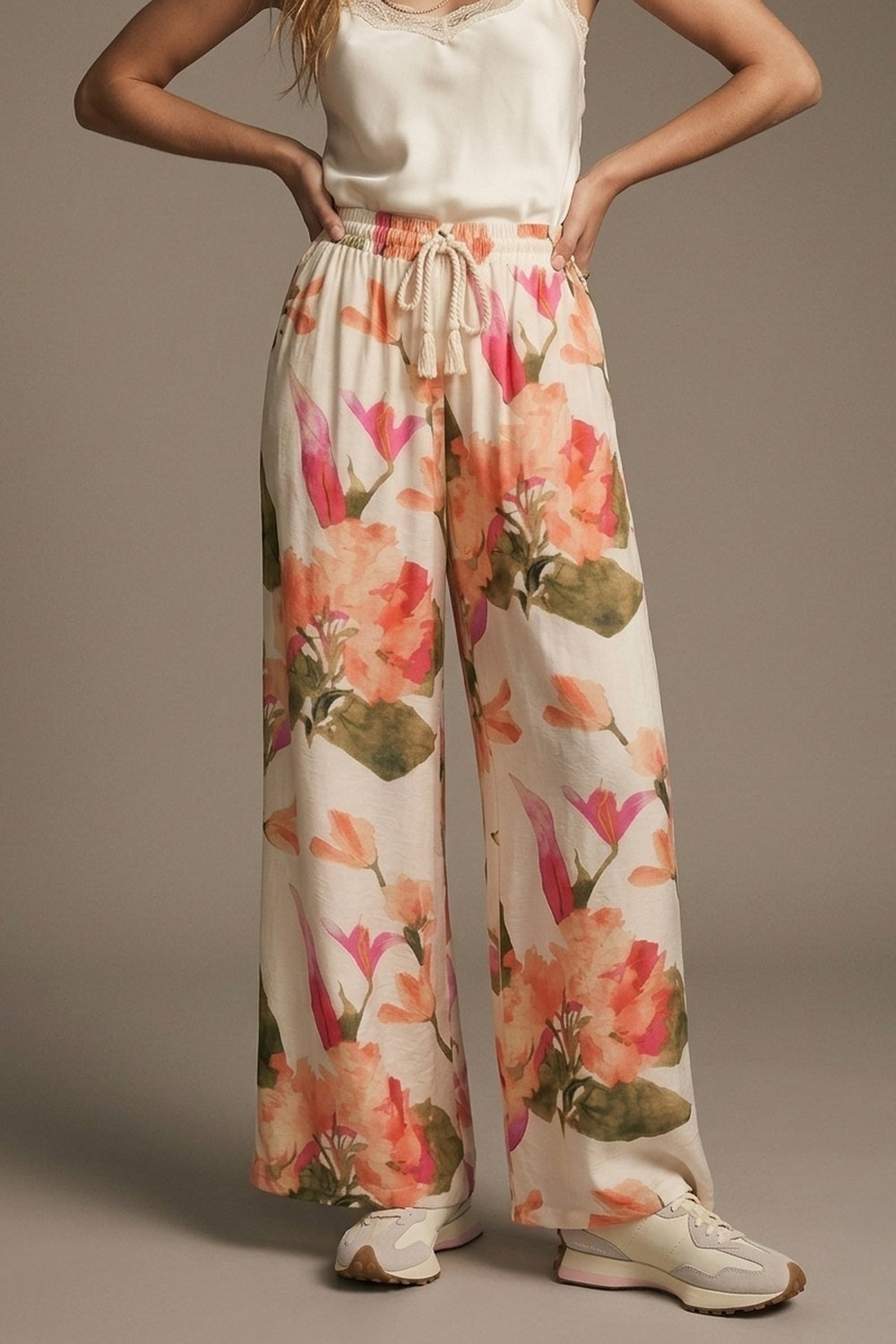 Pantalon large à imprimé floral crème avec taille élastique