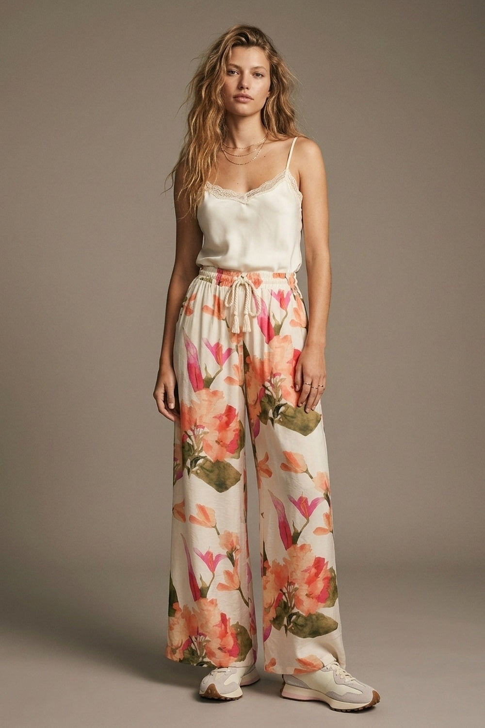 Pantalon large à imprimé floral crème avec taille élastique