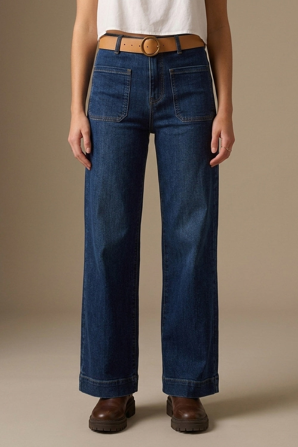 Jean à coupe large et poches en denim foncé