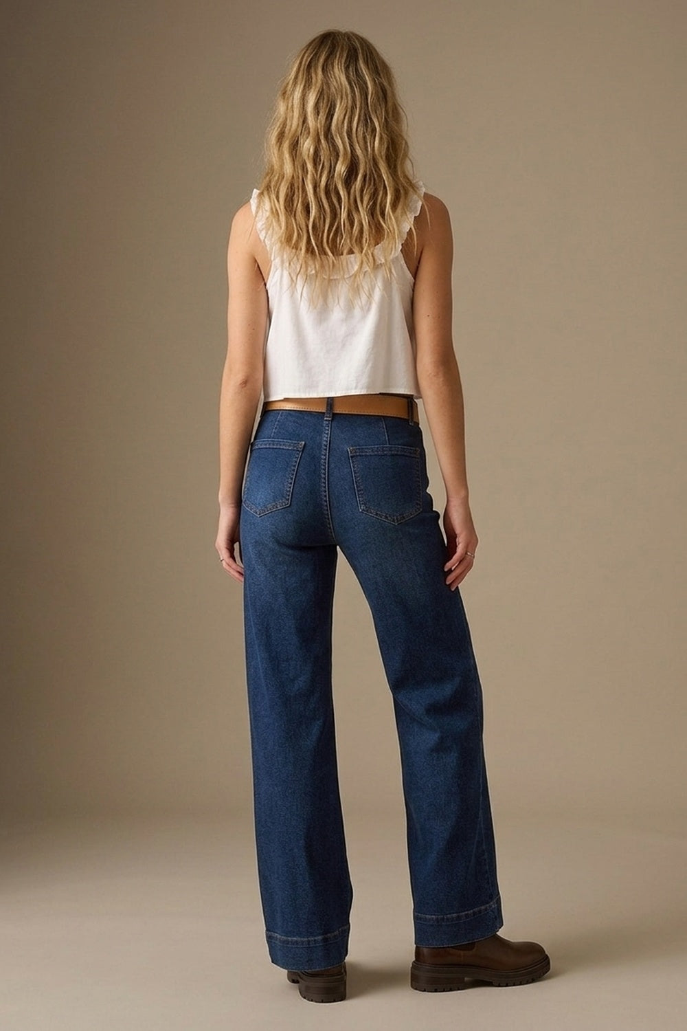Jean à coupe large et poches en denim foncé