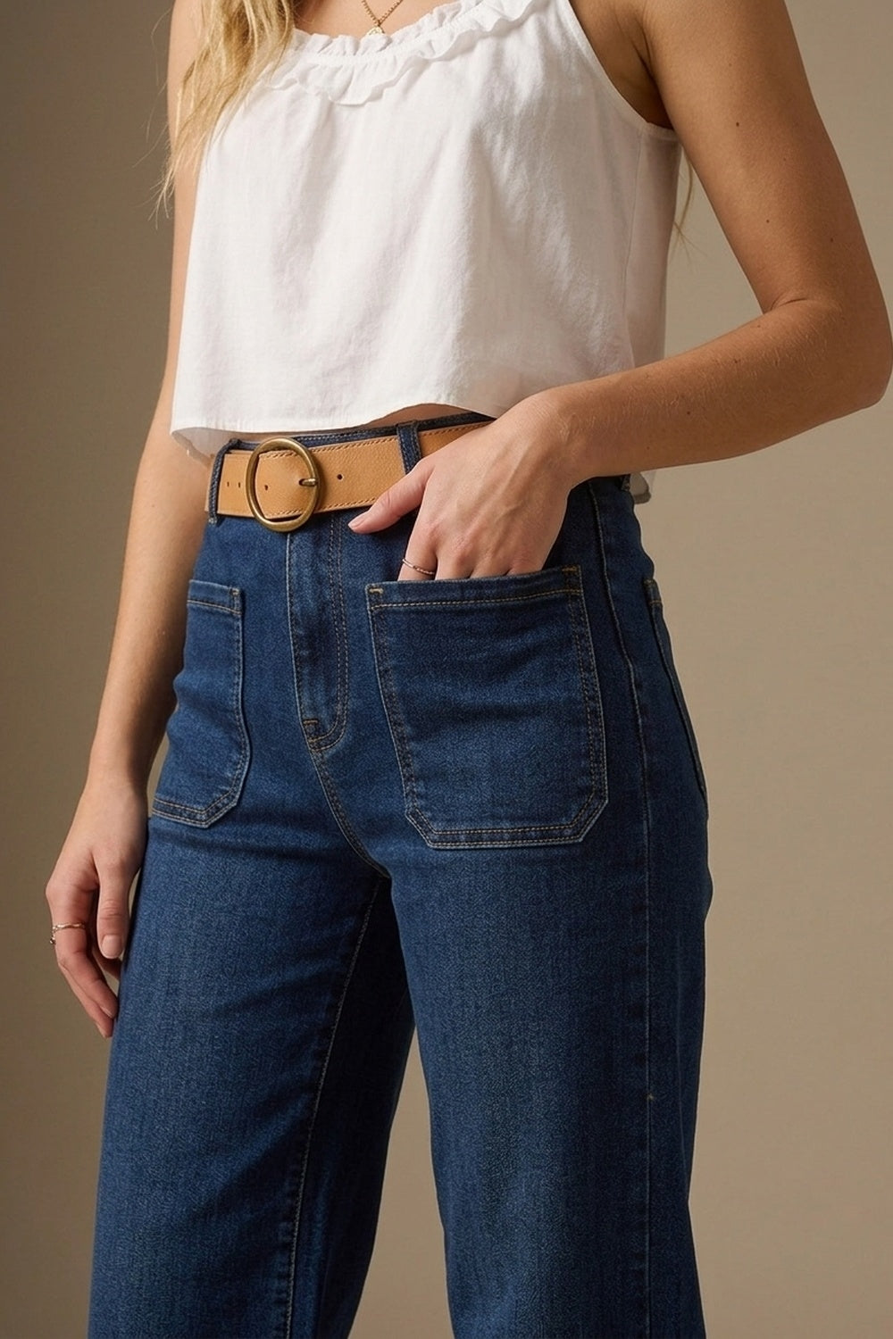 Jean à coupe large et poches en denim foncé