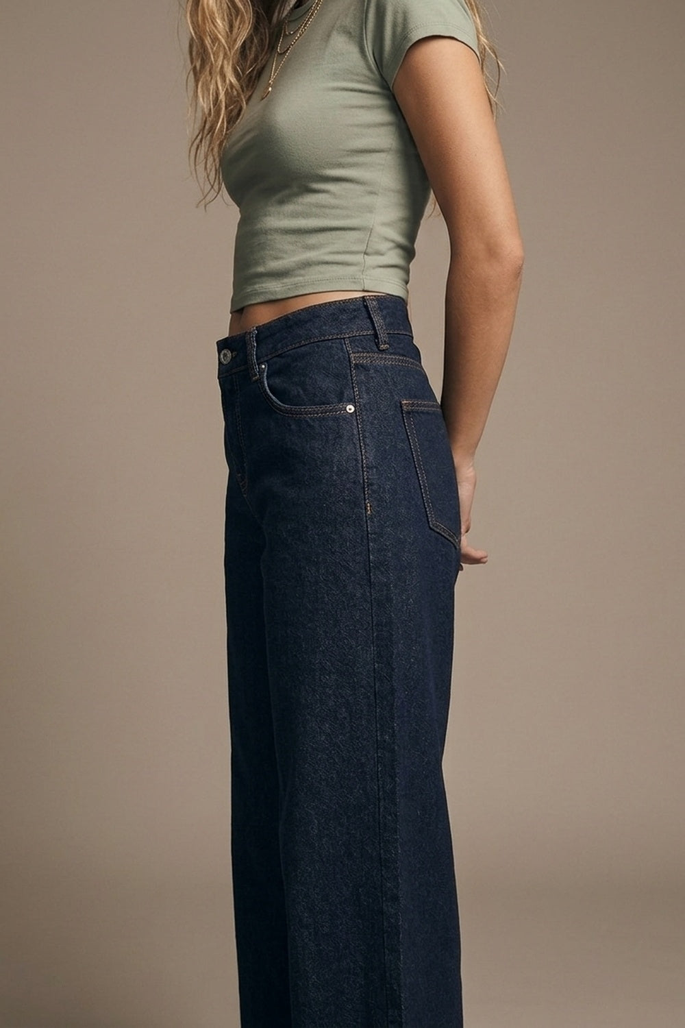 Jeans à jambe large Dark Wash avec surpiqûres contrastées