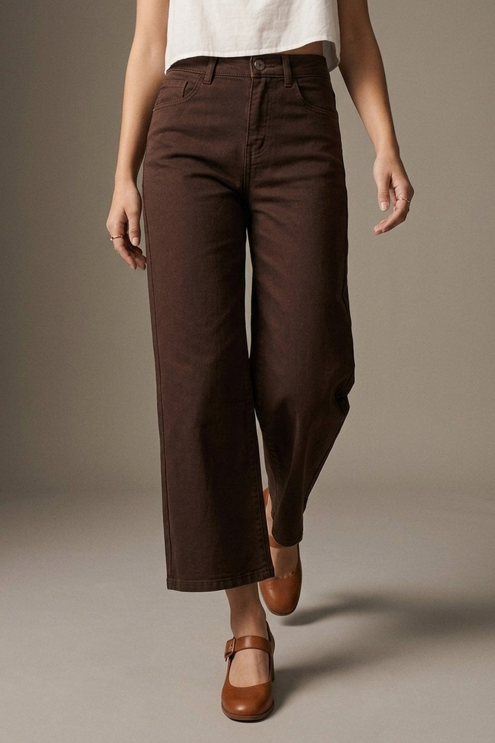 Jeans amples à jambe large et raccourcis en marron chocolat