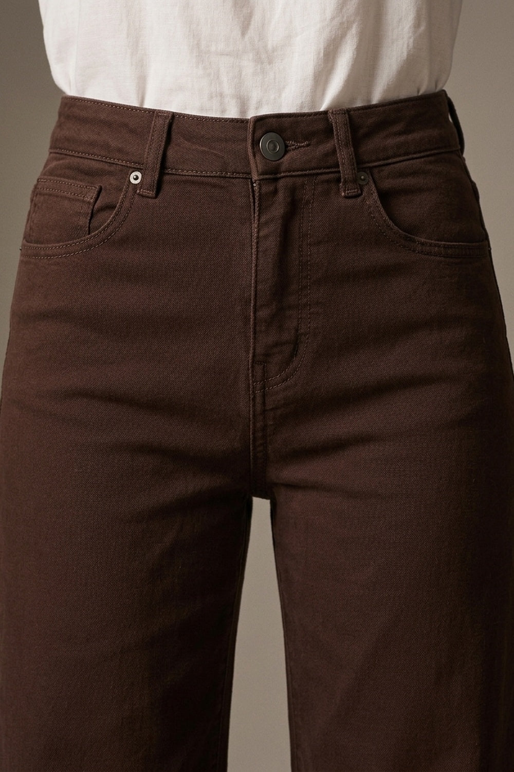 Jeans amples à jambe large et raccourcis en marron chocolat