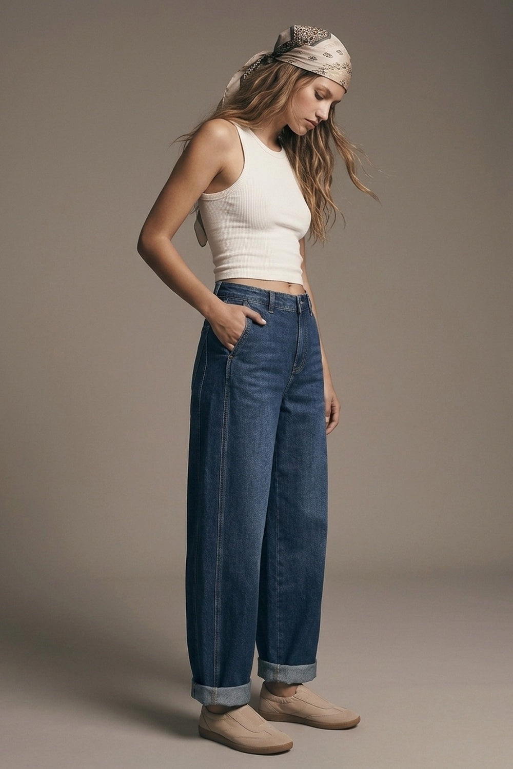 Jeans bleu foncé à jambes larges avec poches latérales