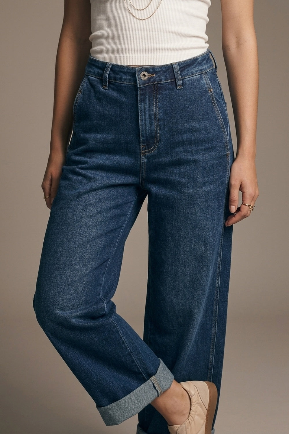 Jeans bleu foncé à jambes larges avec poches latérales