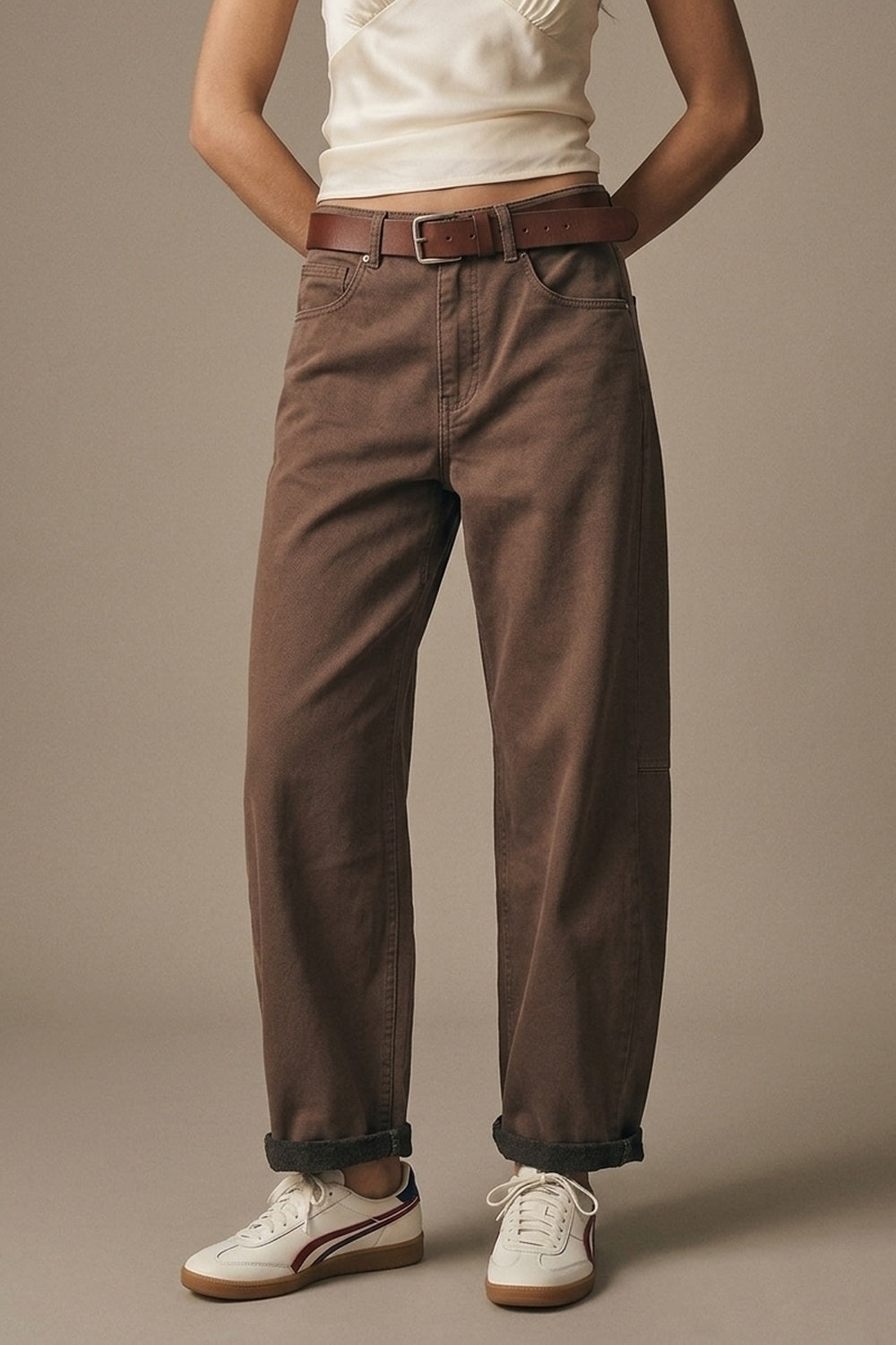 Pantalon à jambes droites et larges avec coupe décontractée en couleur fango