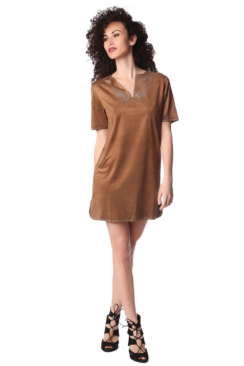 Robe en daim beige à manches 3/4 avec détail fantaisie