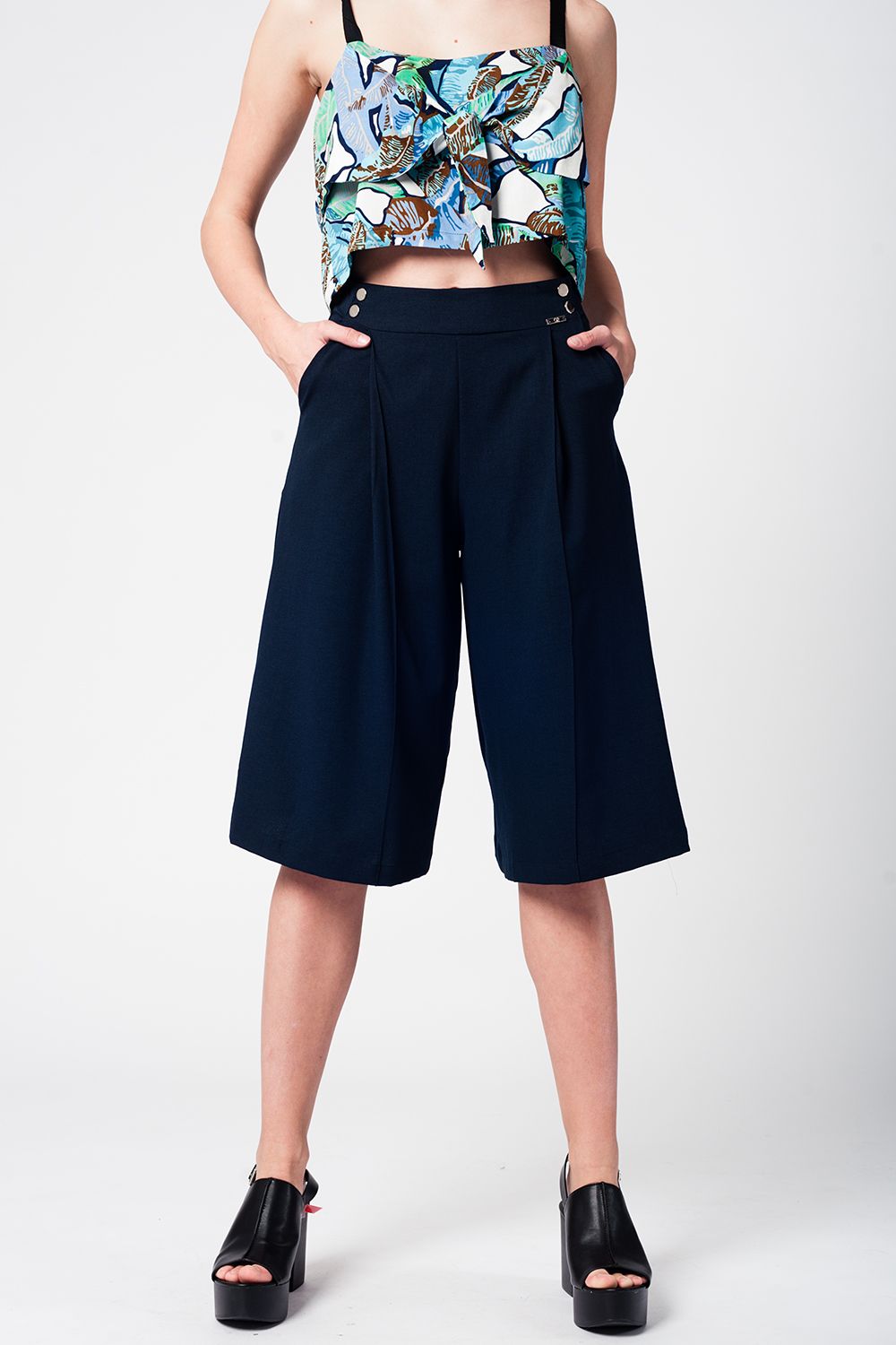 Jupe culotte avec boutons argentés
