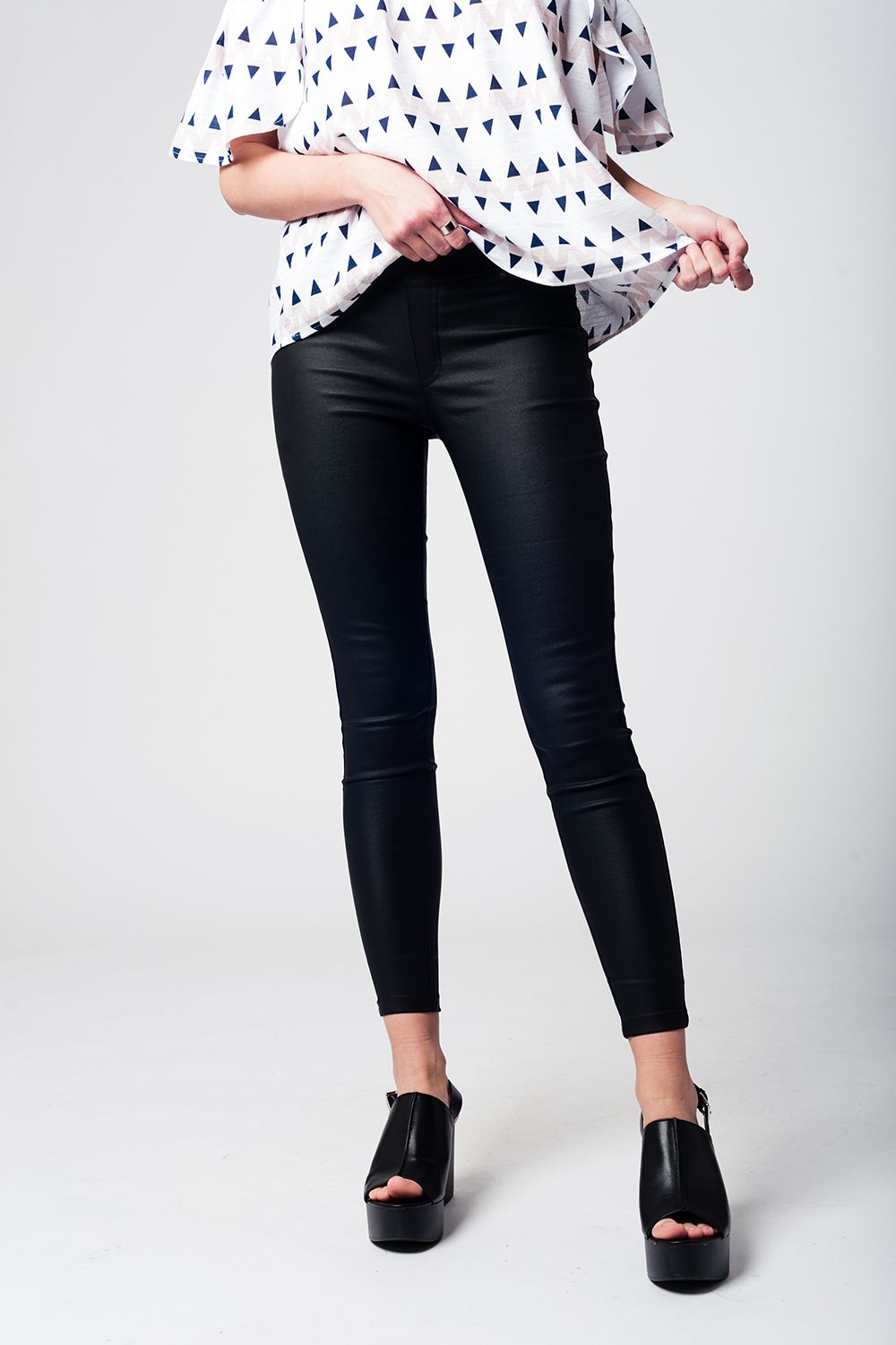 Pantalon skinny stretch en similicuir noir