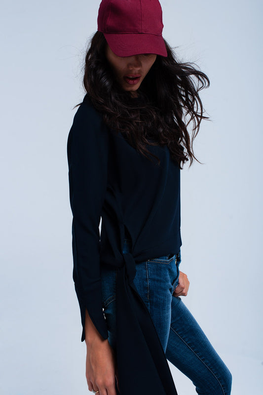 Haut navy avec noeud