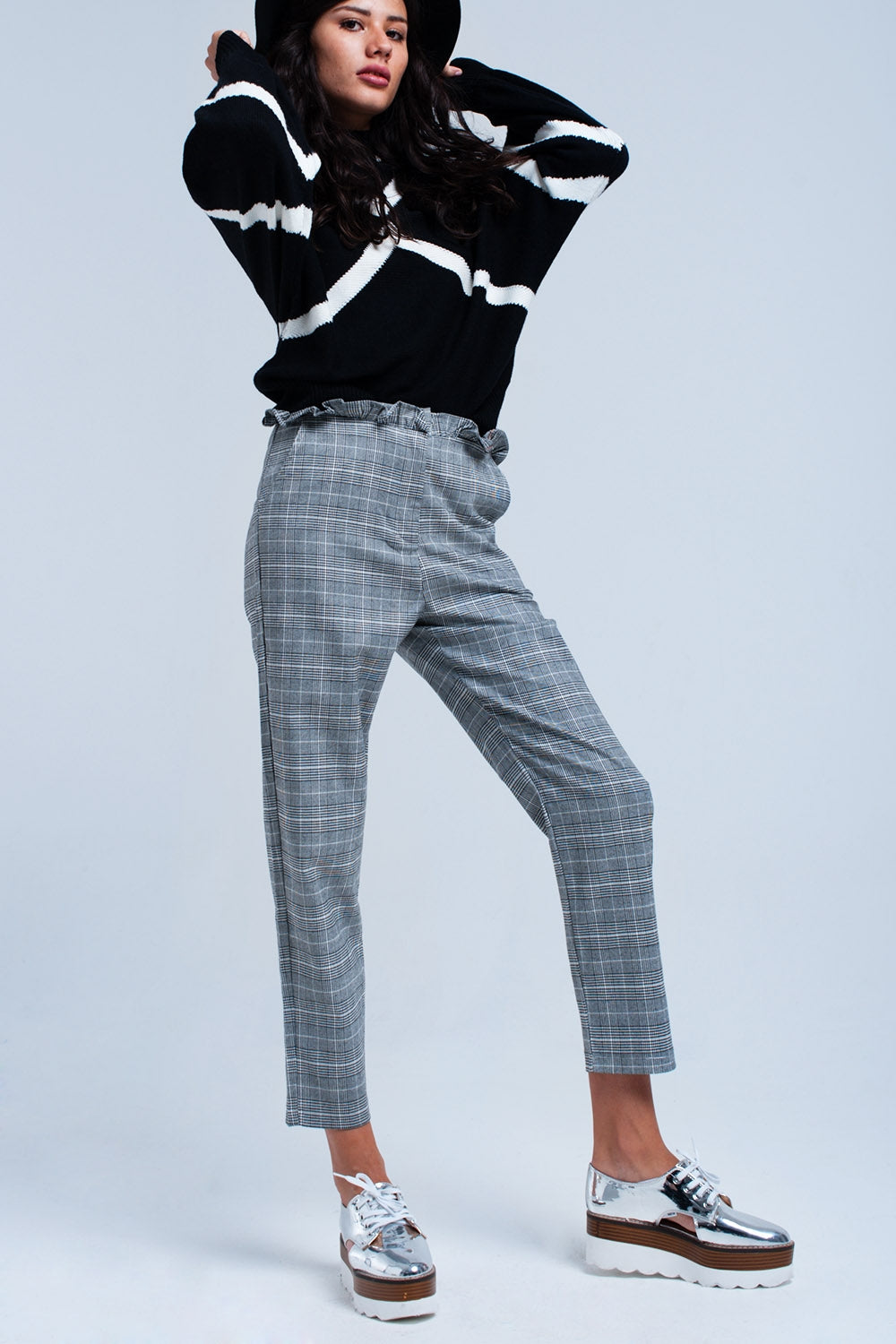 Pantalon gris à motif tartan