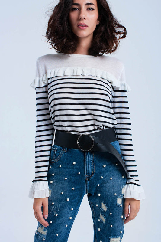 Pull blanc à rayures noires et volants