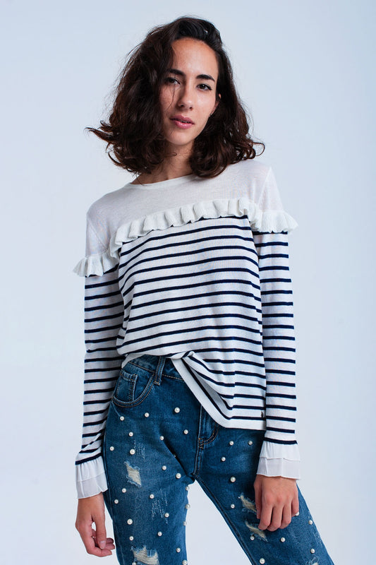Pull blanc à rayures bleue marines et volants