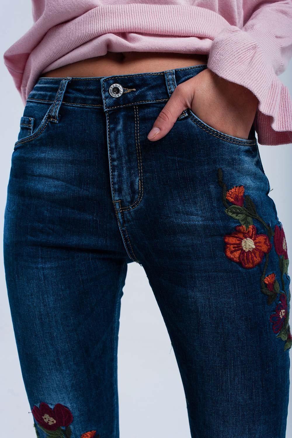 Skinny jean avec fleurs