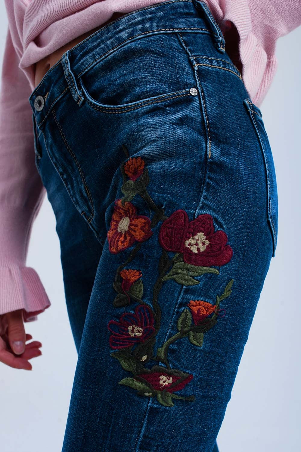 Skinny jean avec fleurs