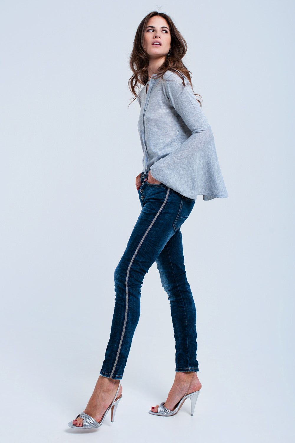 Pull gris avec manches cloche