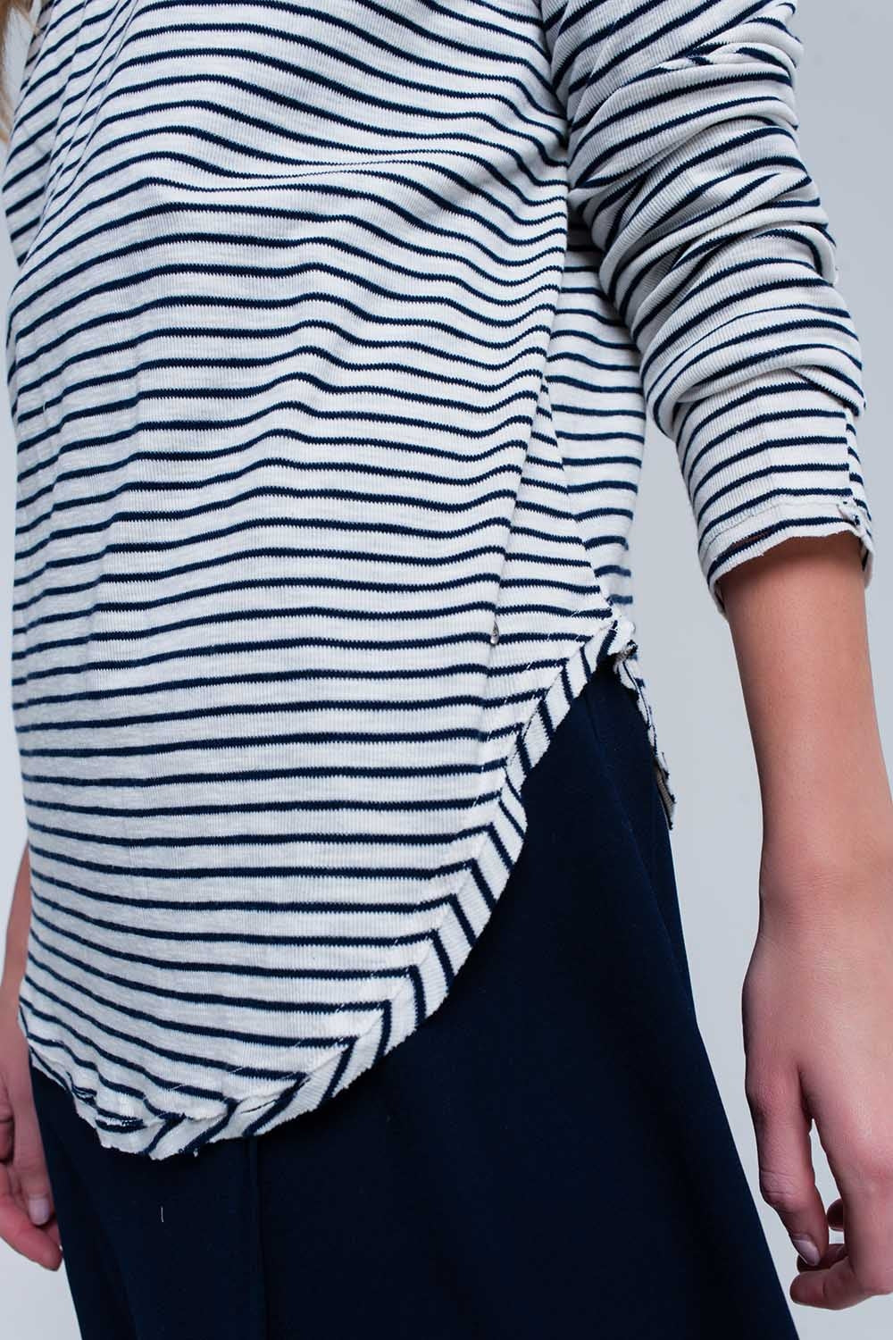 Pull asymétrique rayé bleu