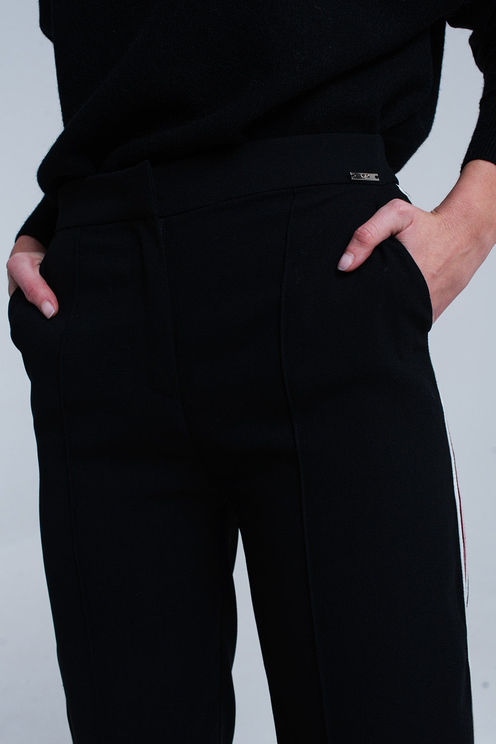 Pantalon noir à rayures