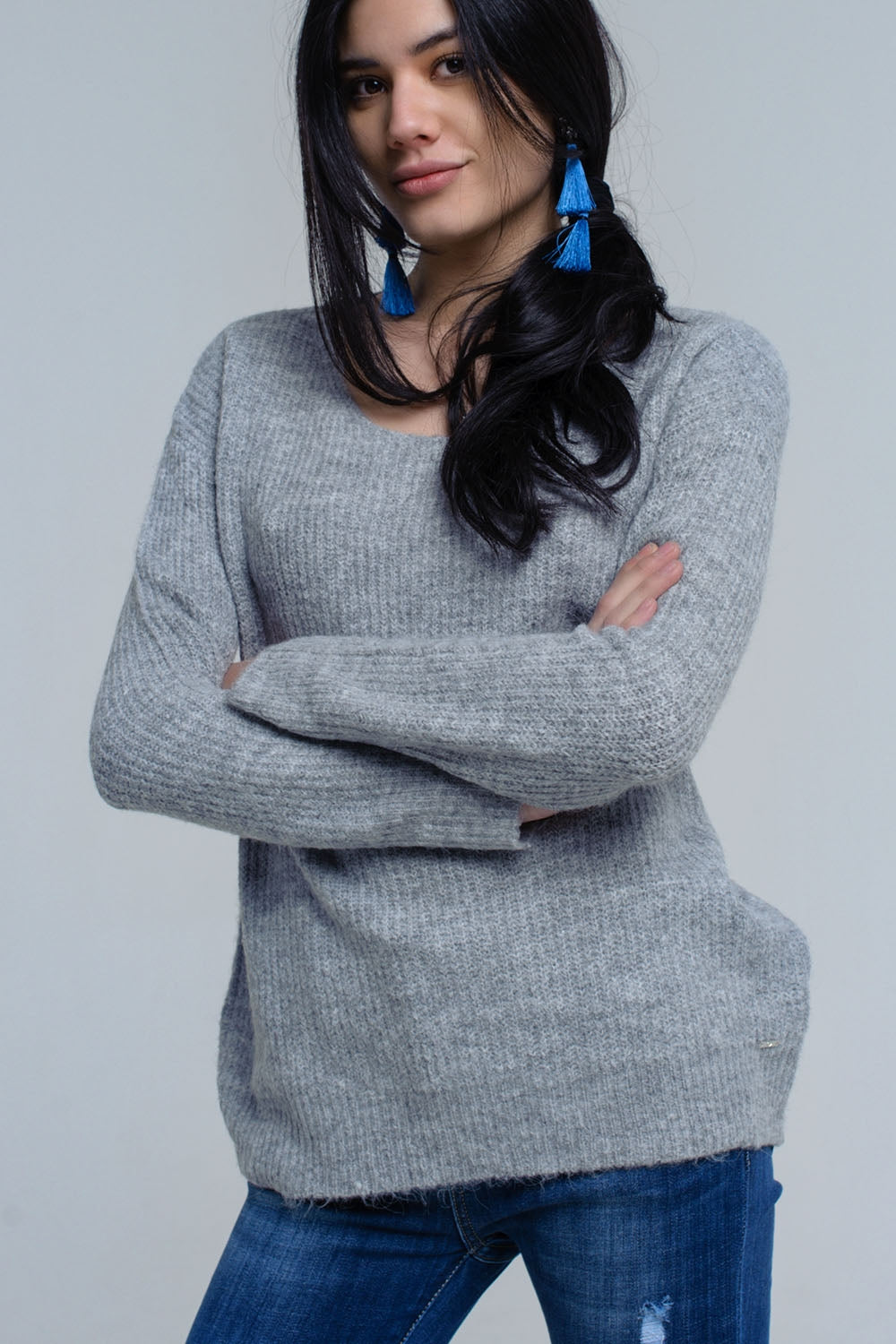 Pull en maille gris avec fermeture à nouer