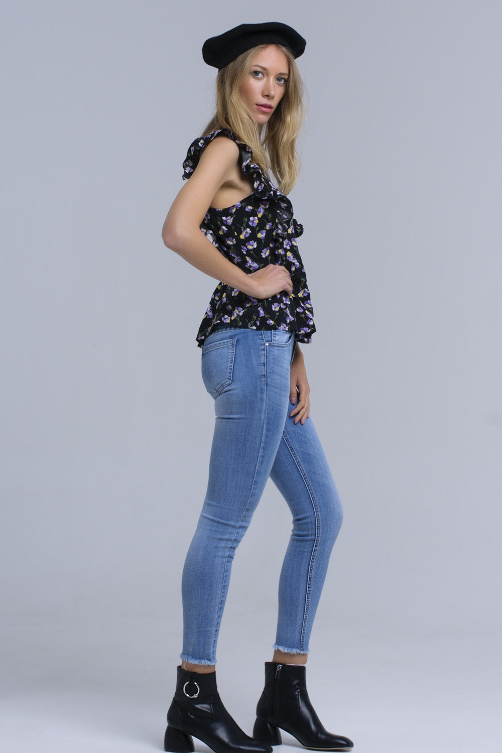 Chemise noir croisée avec des volants