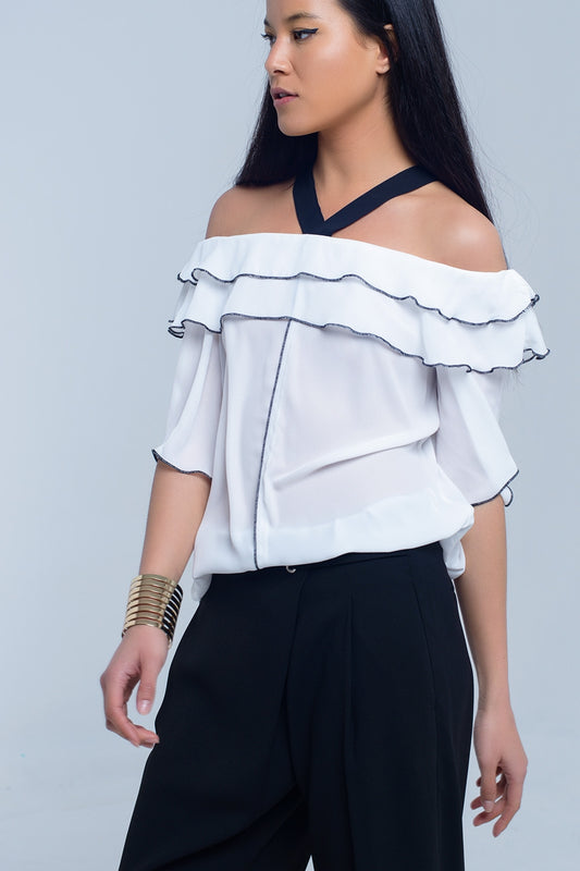 Top blanc avec bordure contrastante noire