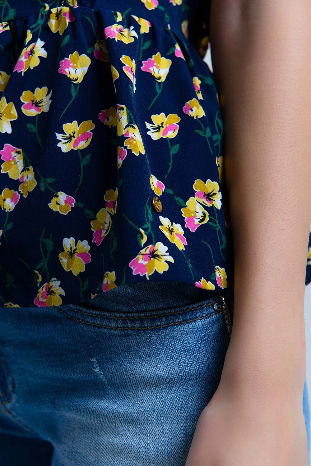 Chemise croisée bleu marine à volants