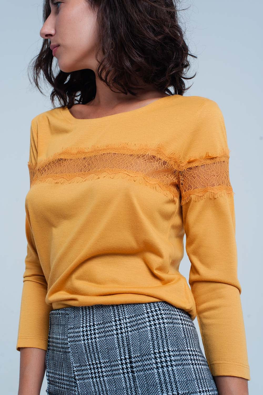 T-shirt mustard à manches 3/4 à bordure frangée