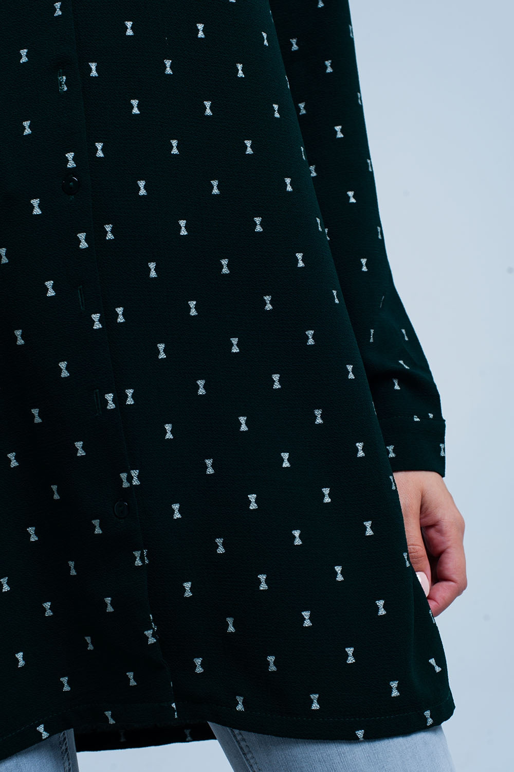 Chemise verde longue avec argent estampage