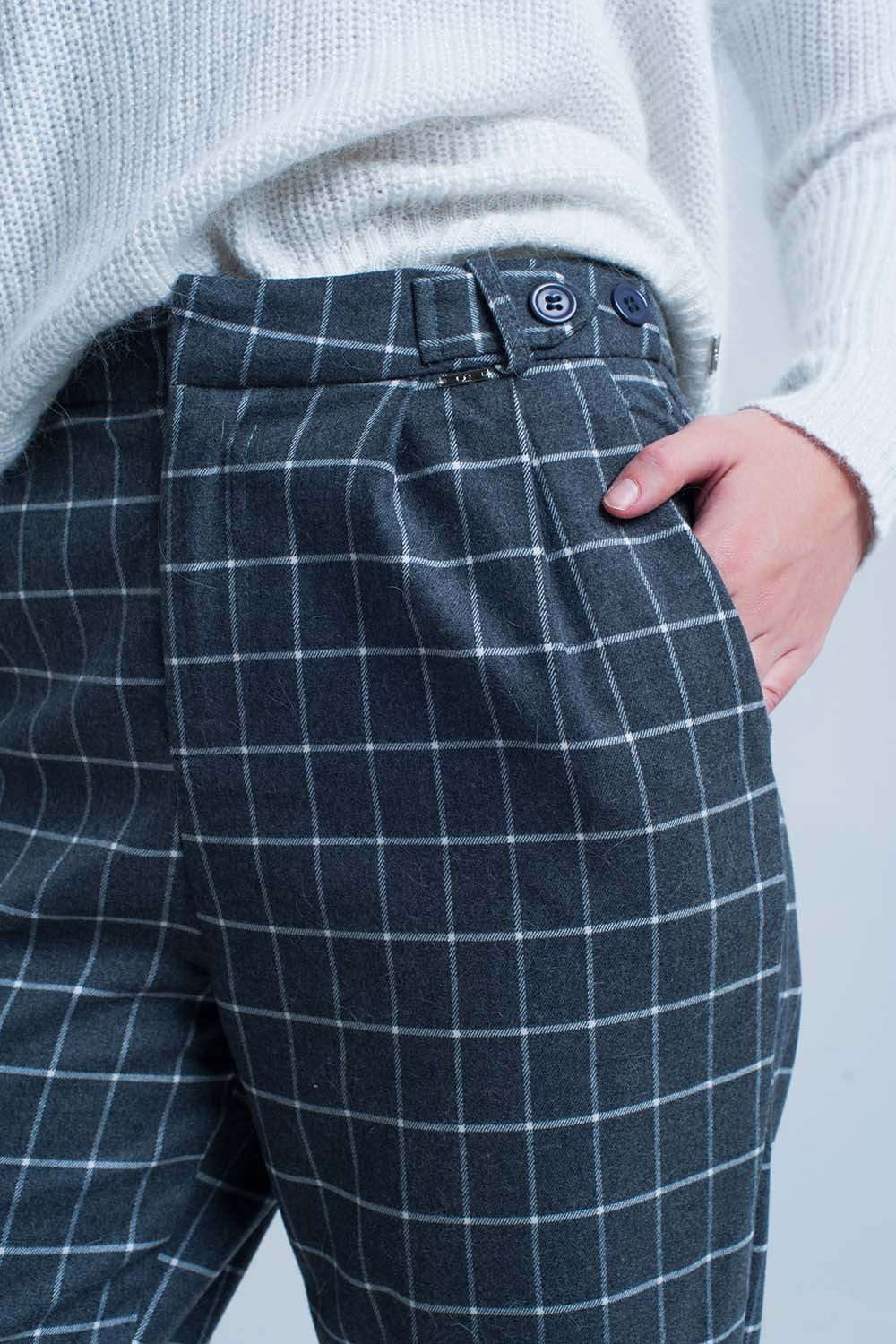 Pantalon gris à carreaux blanc