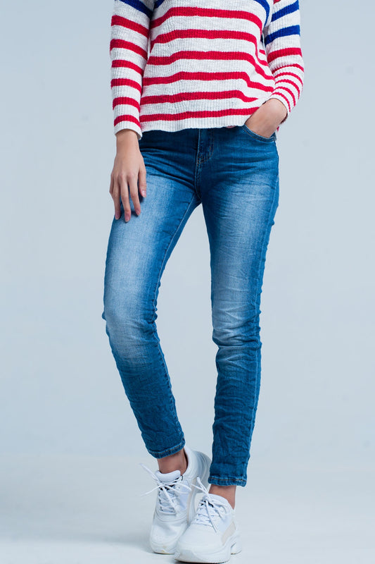 Jean skinny froissé délavé