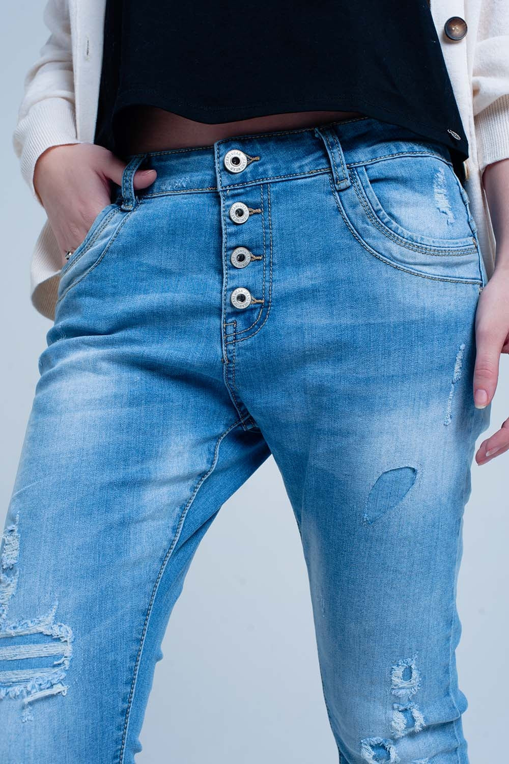 Jeans boyfriend barré avec boutons