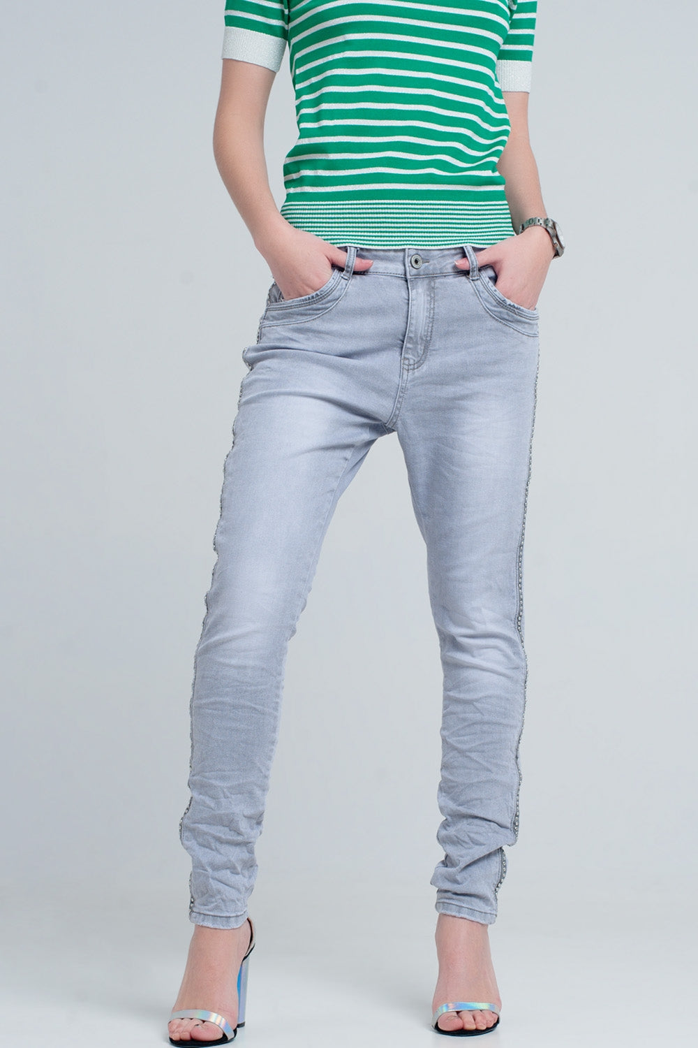 jeans gris avec détail métallique