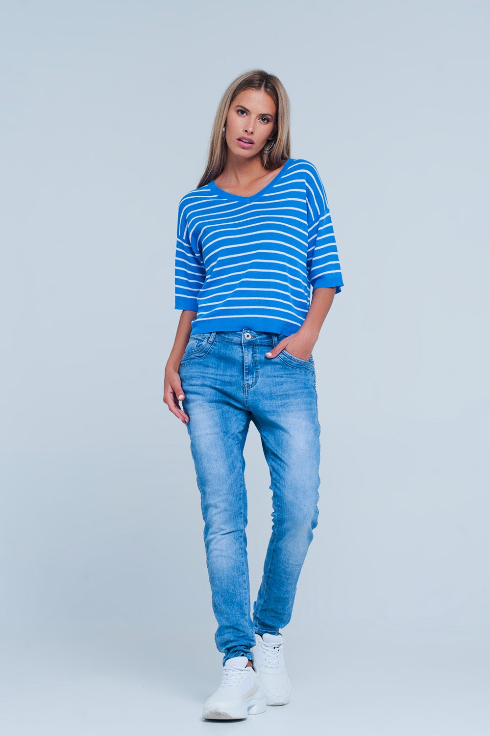 Jean boyfriend avec ornements sur le côté