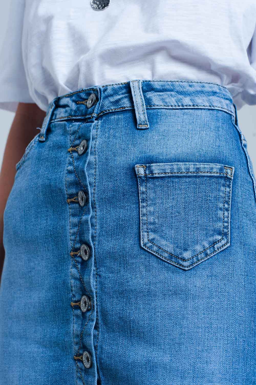 Mini-jupe en jean boutonnée