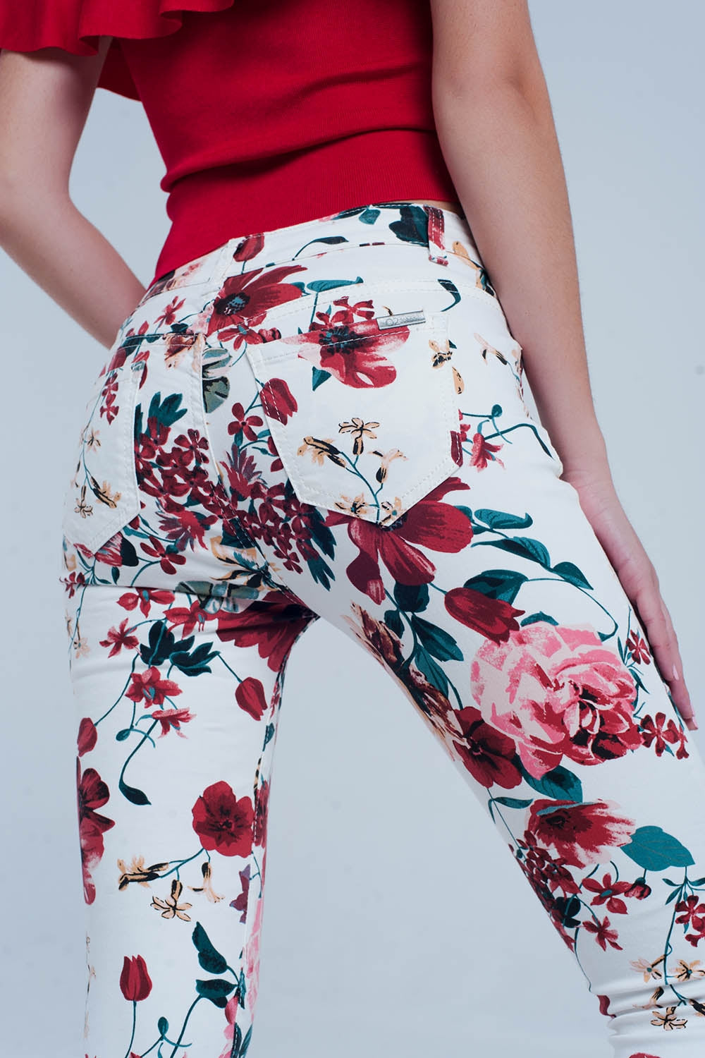 Jean blanc avec imprimé roses