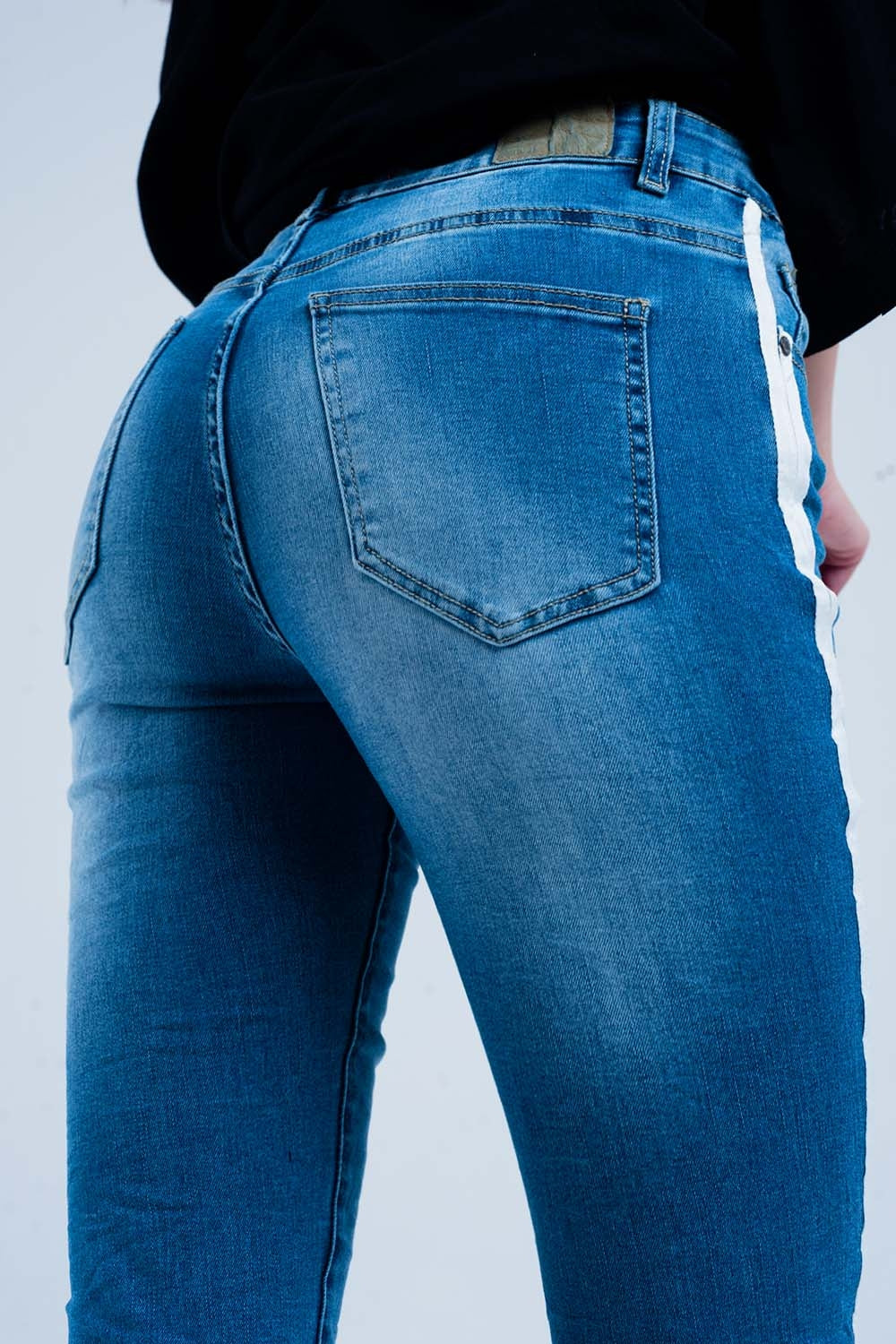 Jean skinny avec bande sur la couture latérale