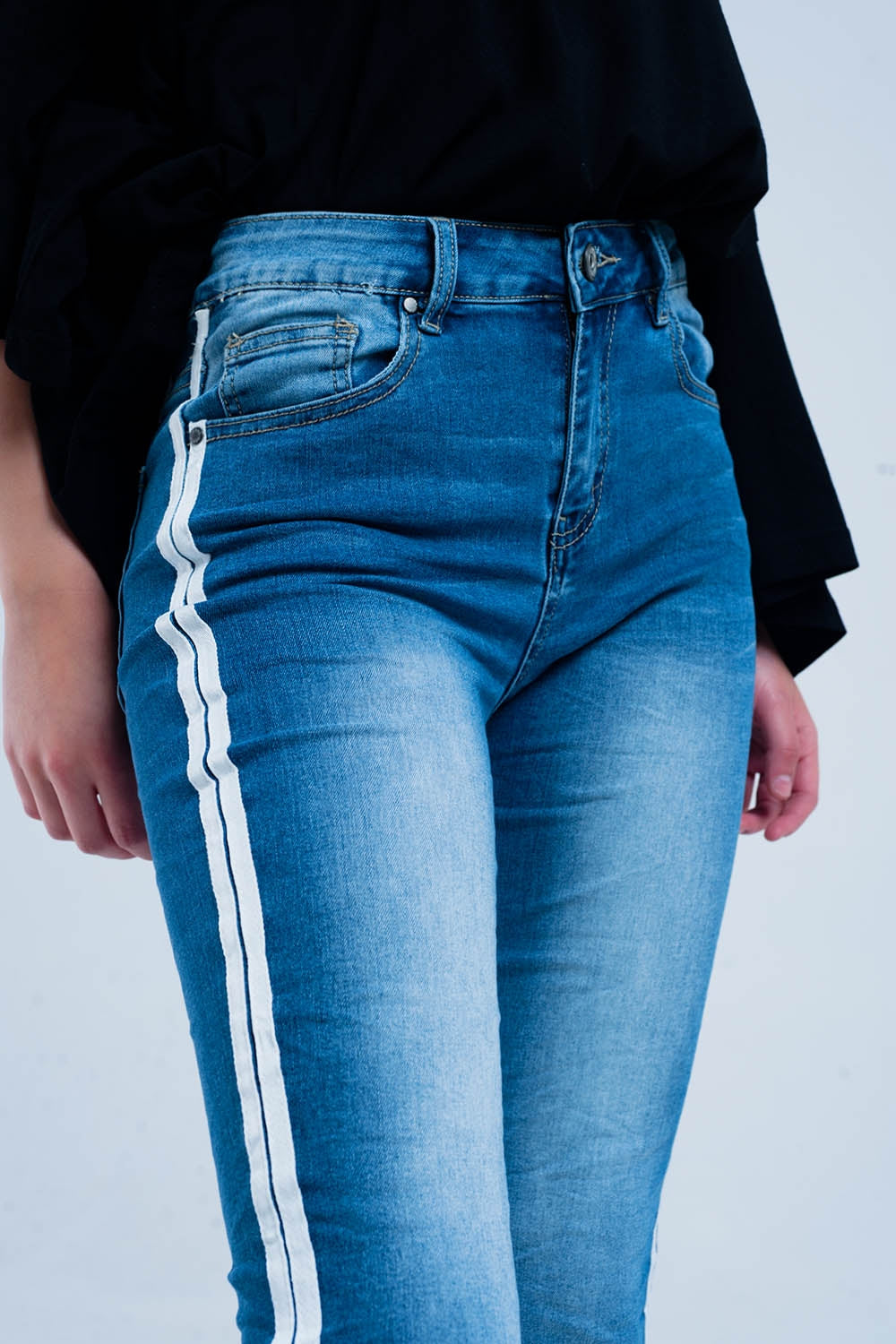 Jean skinny avec bande sur la couture latérale