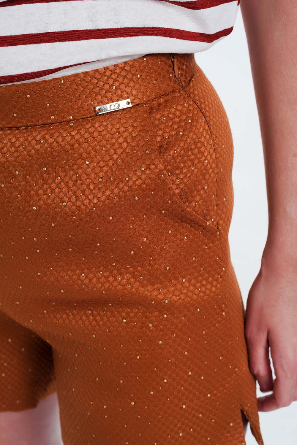 Short taille haute ornementé orange et or