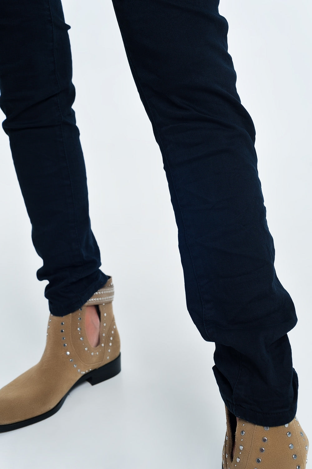 jean skinny bleu marine avec entrejambe bas