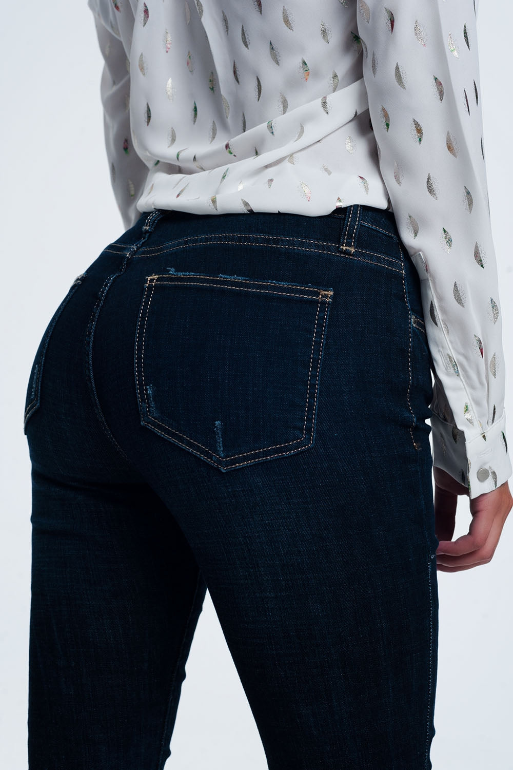Jean taille mi-haute bleu vif délavé à ourlet brut
