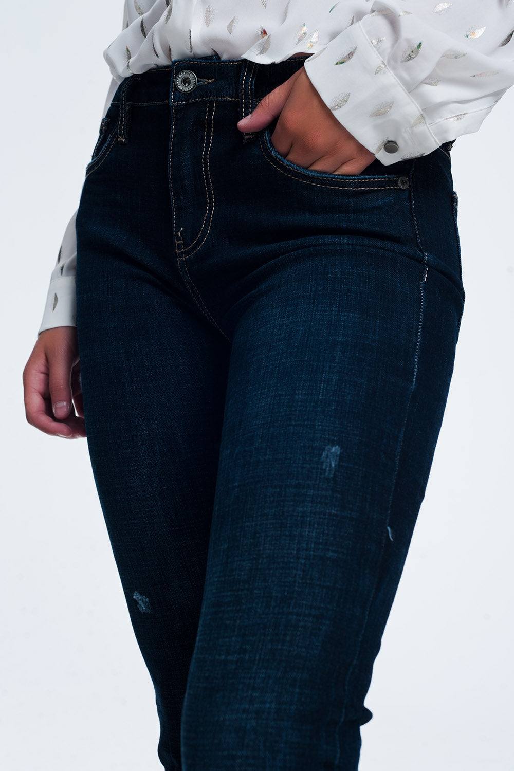 Jean taille mi-haute bleu vif délavé à ourlet brut
