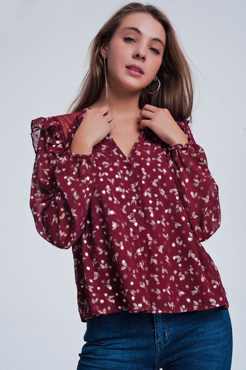 Chemise grenat imprimée avec épaules à volants