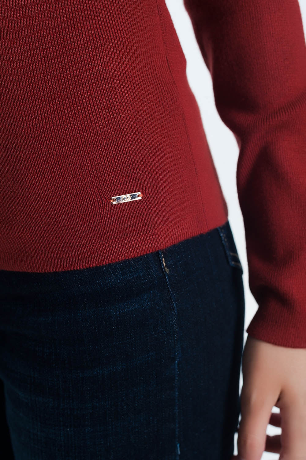 Pull côtelé ajusté avec encolure à volants orange